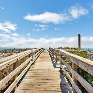 Mainsail 131 - Beachfront 2br With Free Seasonal Service Holiday home Destin