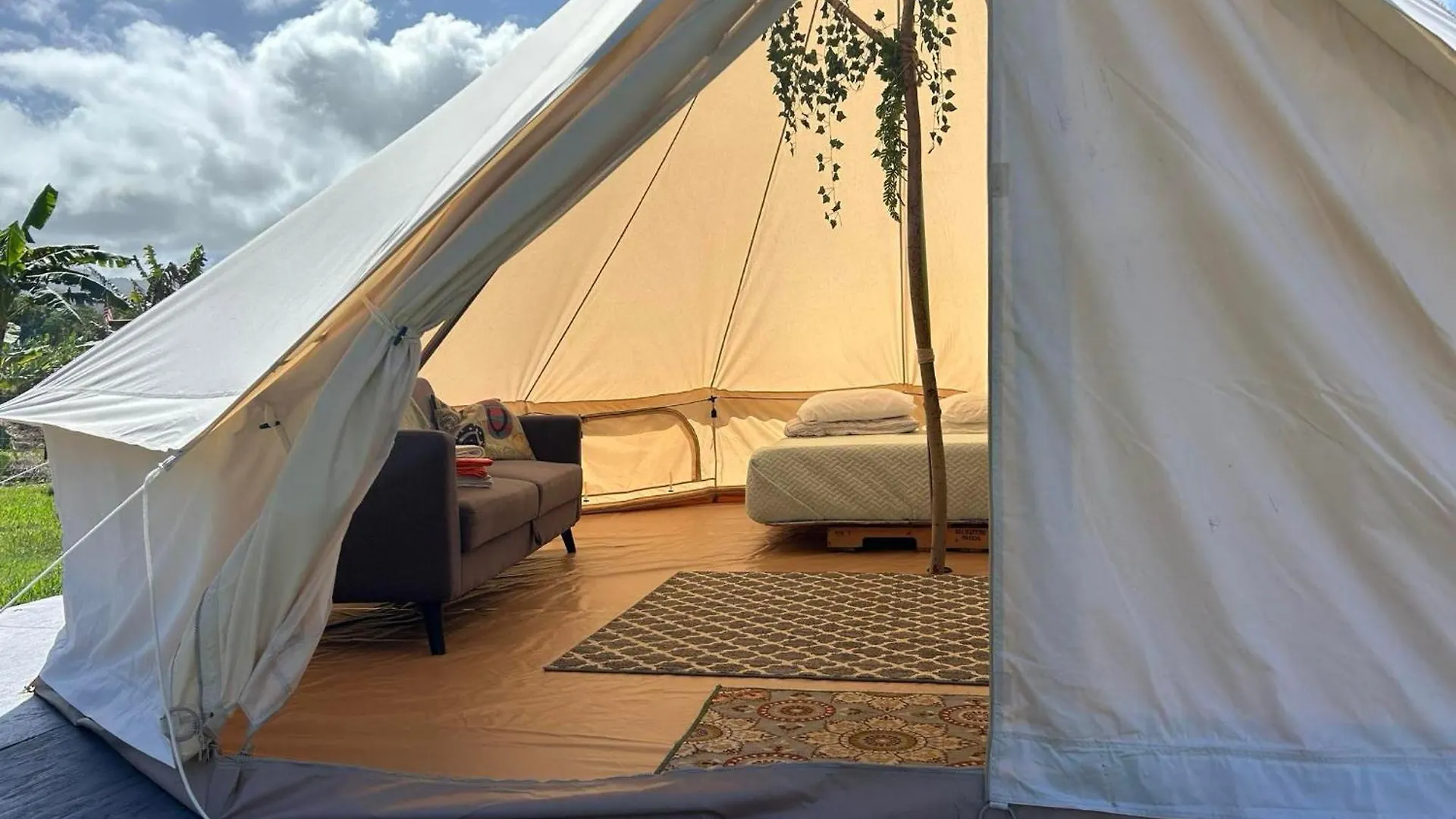 Maleka Farm: Tent Glamping North Shore Oahu Laie